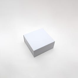 Magnetische Geschenkbox weiß 22x22x10cm - pro 5 Magnetische Geschenkbox weiß 22x22x10cm - pro 5